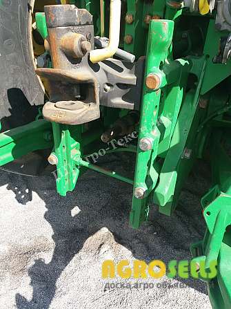 Трактор John Deere 8220