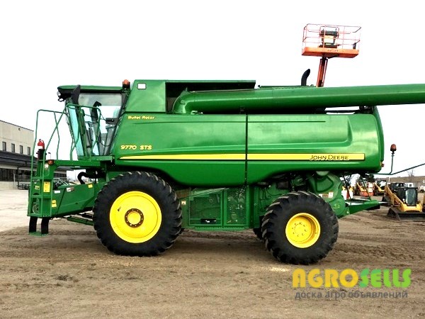 Комбайн John Deere 9770 STS 2009 года