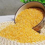 Потрібна крупа жовтої кукурудзи