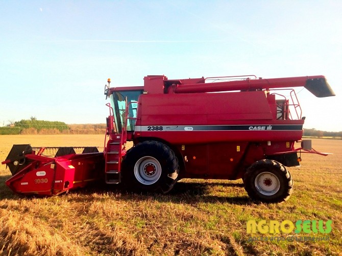 Комбайн Case IH 2388 (2002)