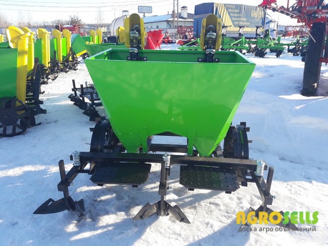Тракторная навесная сажалка картофеля Bomet Польша