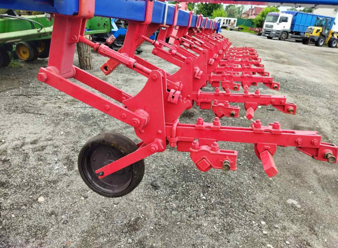 Продам культиватор просапний КРН-5.6