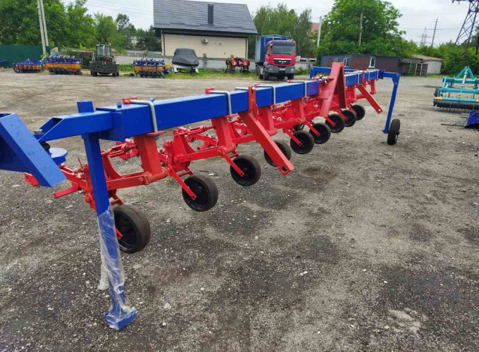 Продам культиватор просапний КРН-5.6