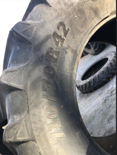 Шина 710/70R42 BKT сільськогосподарська для тракторів