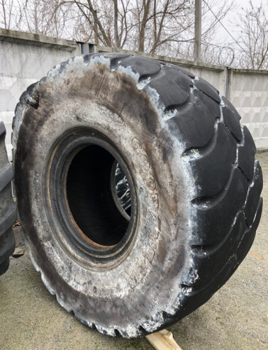 Продам шини 26.5R25 Goodyear (пара) для фронтальних навантажувачів та іншої спецтехніки.