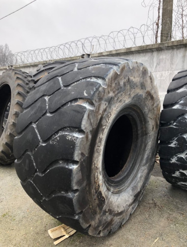 Продам шини 26.5R25 Goodyear (пара) для фронтальних навантажувачів та іншої спецтехніки.