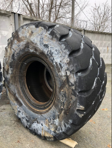 Продам шини 26.5R25 Goodyear (пара) для фронтальних навантажувачів та іншої спецтехніки.