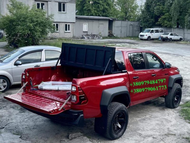 Силова кришка кузова пікапа Toyota Hilux GR Sport – максимальний захист і функціональність