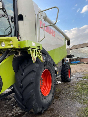 Комбайн Claas Lexion 580 2005 рік випуску, двигун Mercedes . .Жниварка 9 метрів Vario візок